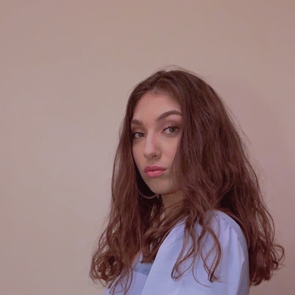 Meet your Posher, Emma - Picture 1 of 1